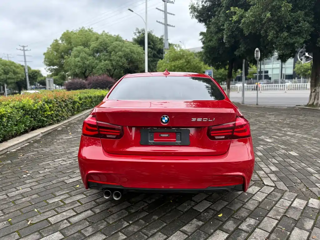 BMW 3 Series 2018 — фото 8