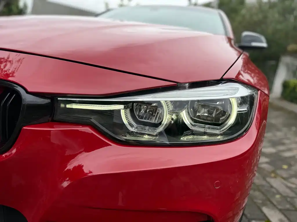BMW 3 Series 2018 — фото 22