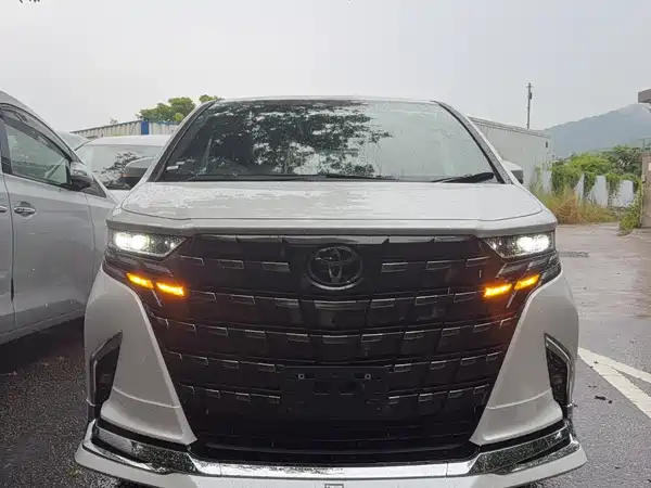 Toyota Alphard 2025