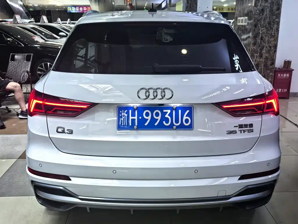 Audi Q3 2022 — фото 12