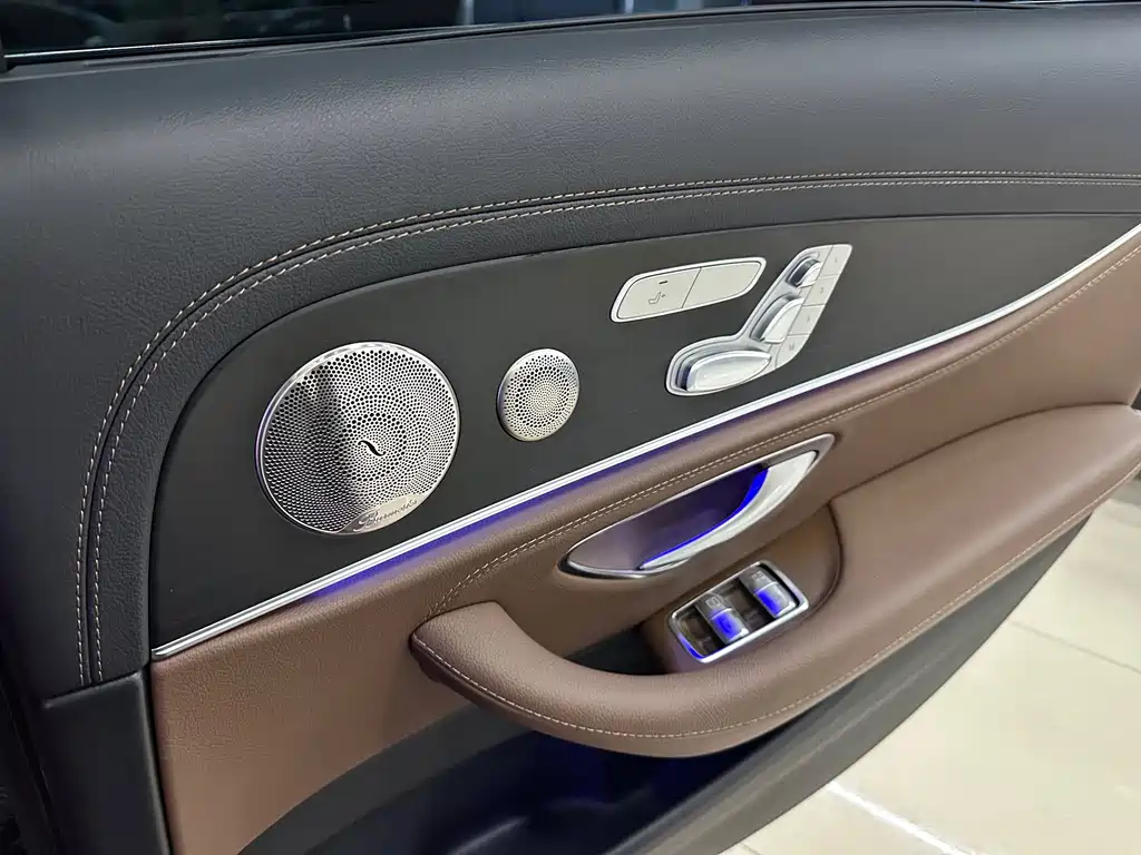 Mercedes-Benz E-Class 2023 — фото 14