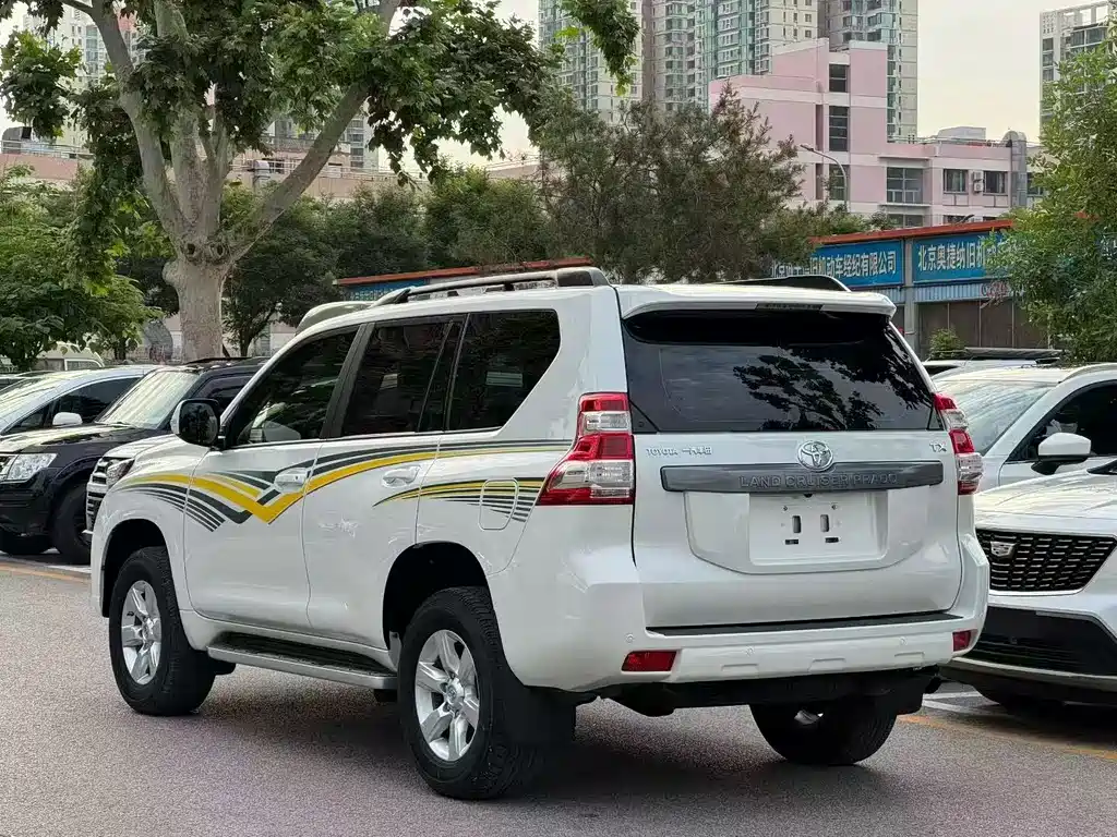 Toyota Prado 2017 — фото 3