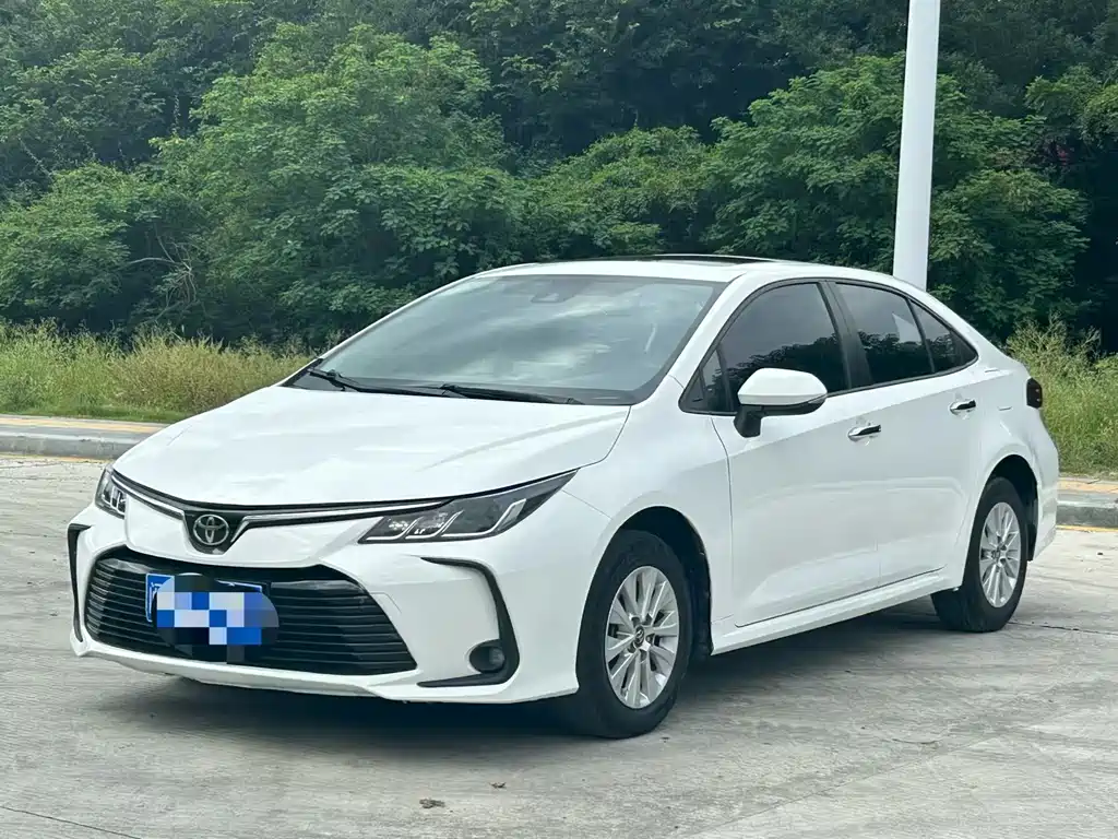 Toyota Corolla 2020 — фото 1