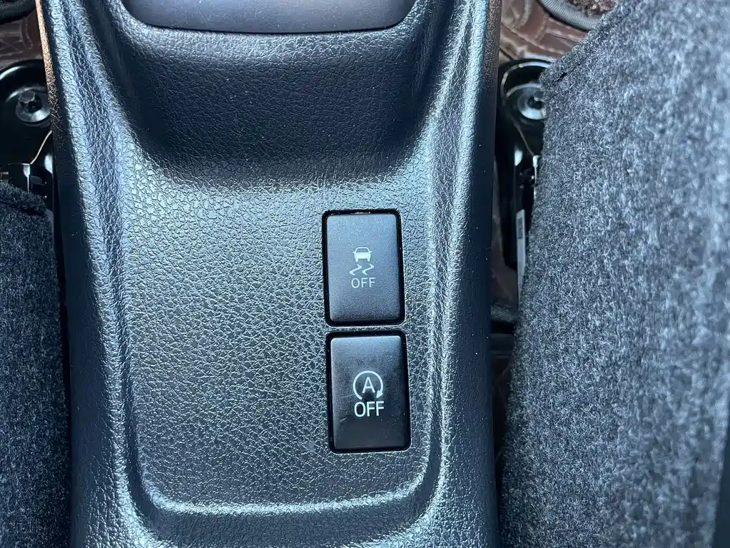 Toyota Yaris L 2023 — фото 14
