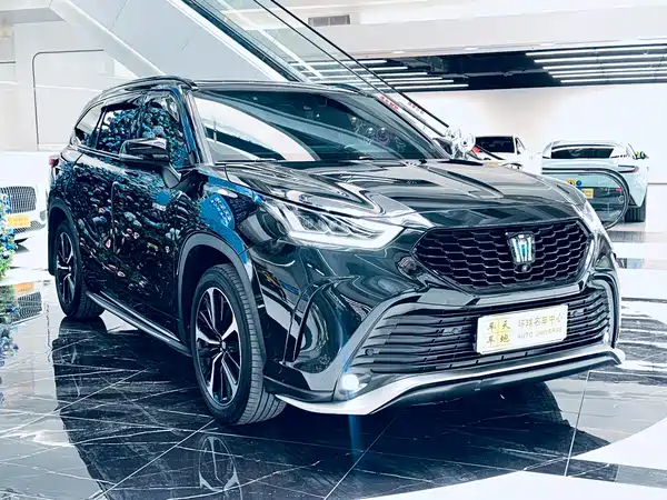 Toyota Crown Kluger 2021