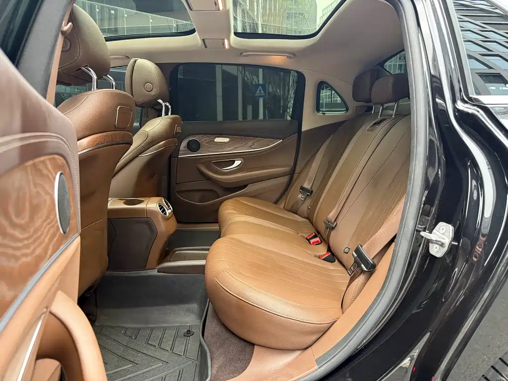 Mercedes-Benz E-Class 2017 — фото 10
