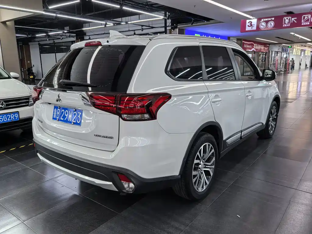 Mitsubishi Outlander 2017