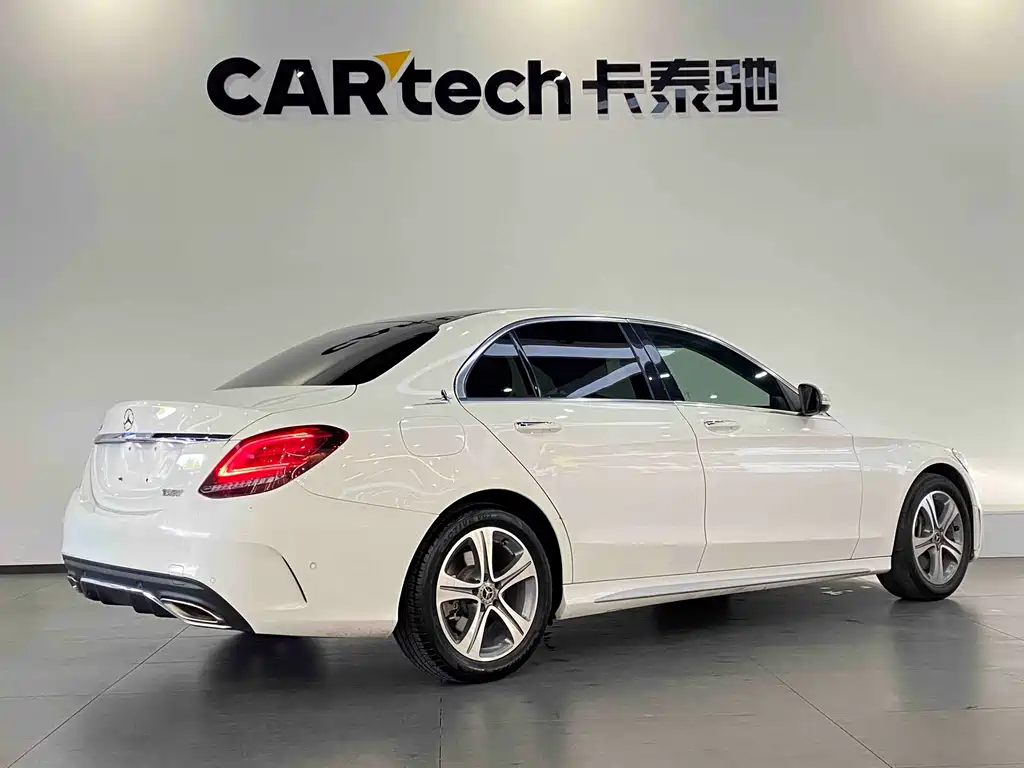 Mercedes-Benz C-Class 2019 — фото 31