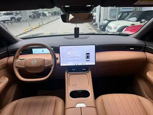 Dongfeng Fengshen L8 2025