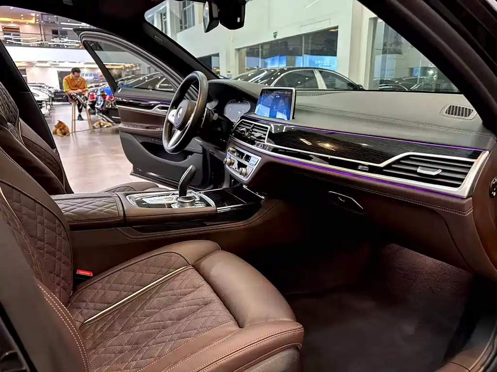 BMW 7 Series 2022 — фото 9