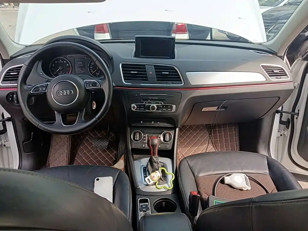 Audi Q3 2016 — фото 10