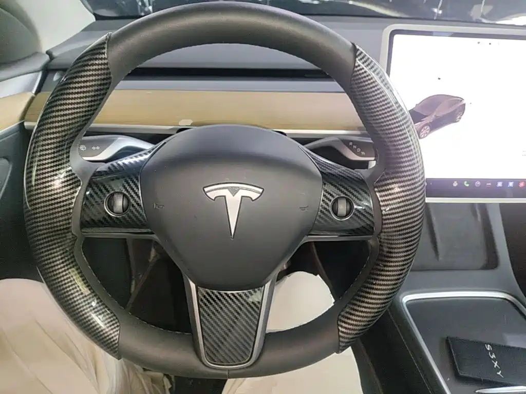 Tesla Model Y 2023 — фото 11