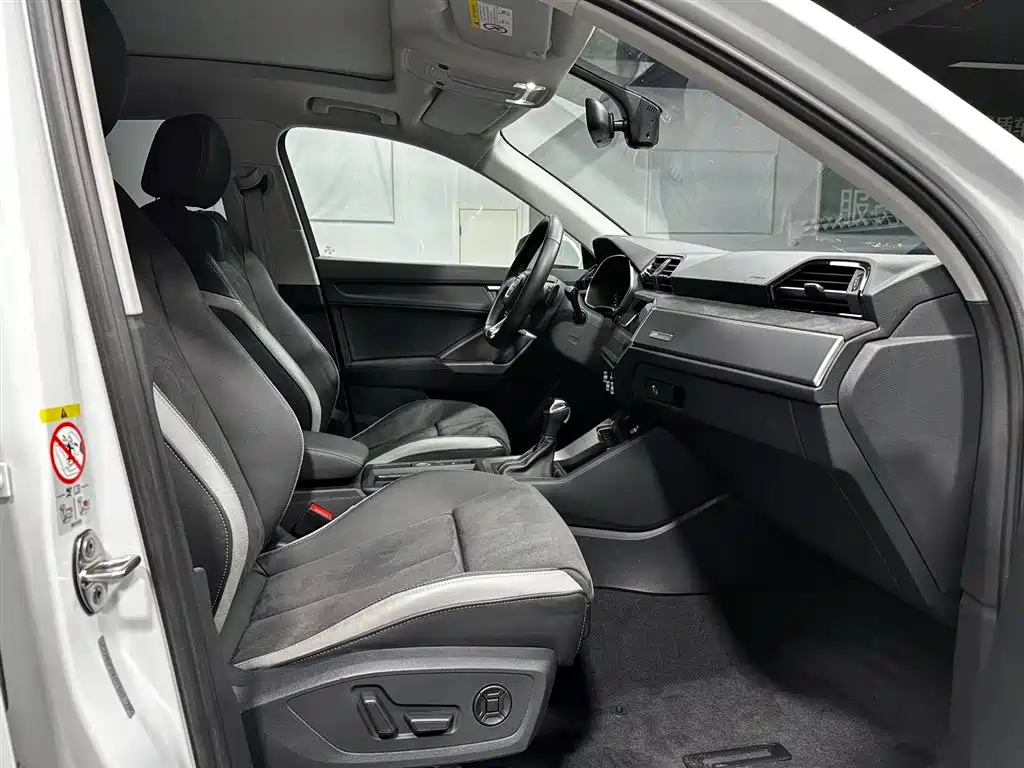 Audi Q3 2022 — фото 12