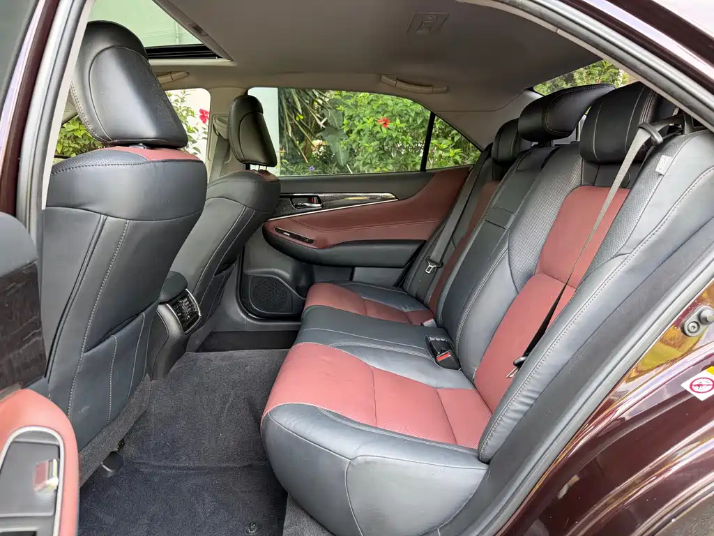 Toyota Crown 2018