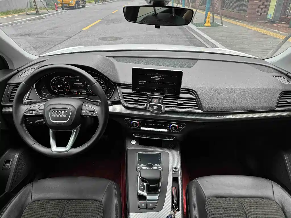 Audi Q5L 2019 — фото 12