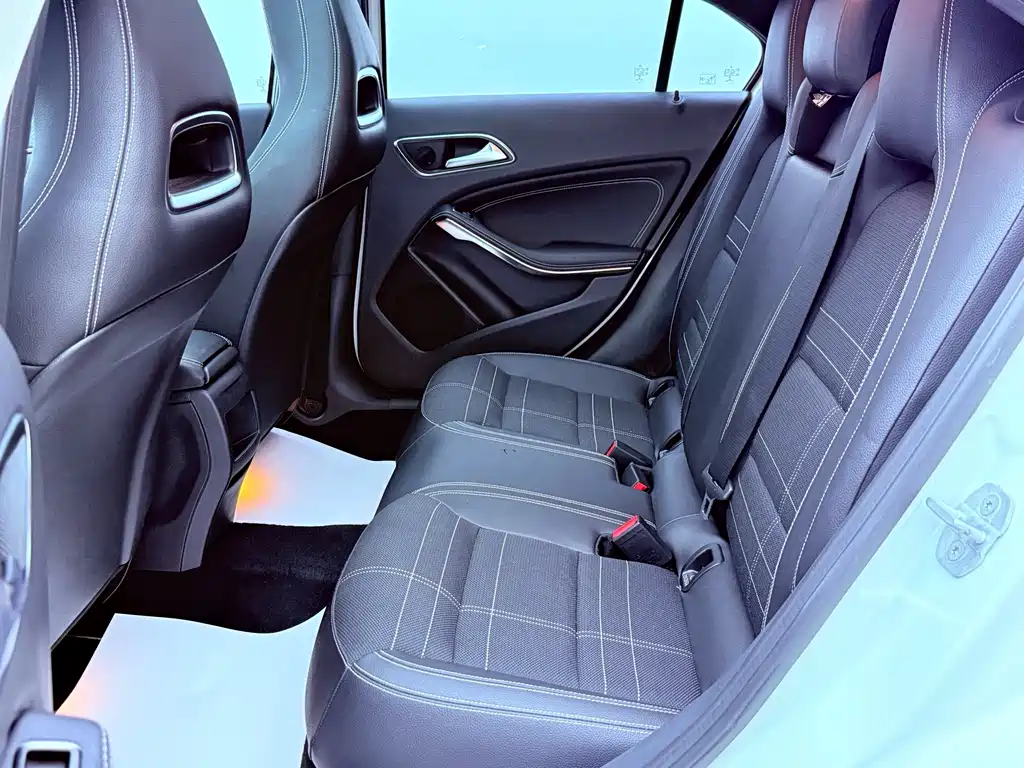 Mercedes-Benz A-Class 2014 — фото 16