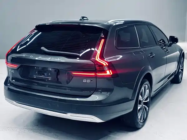 Volvo V90 2021