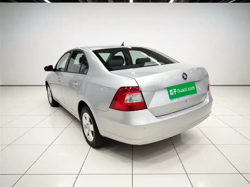 Skoda Rapid 2014 — фото 5