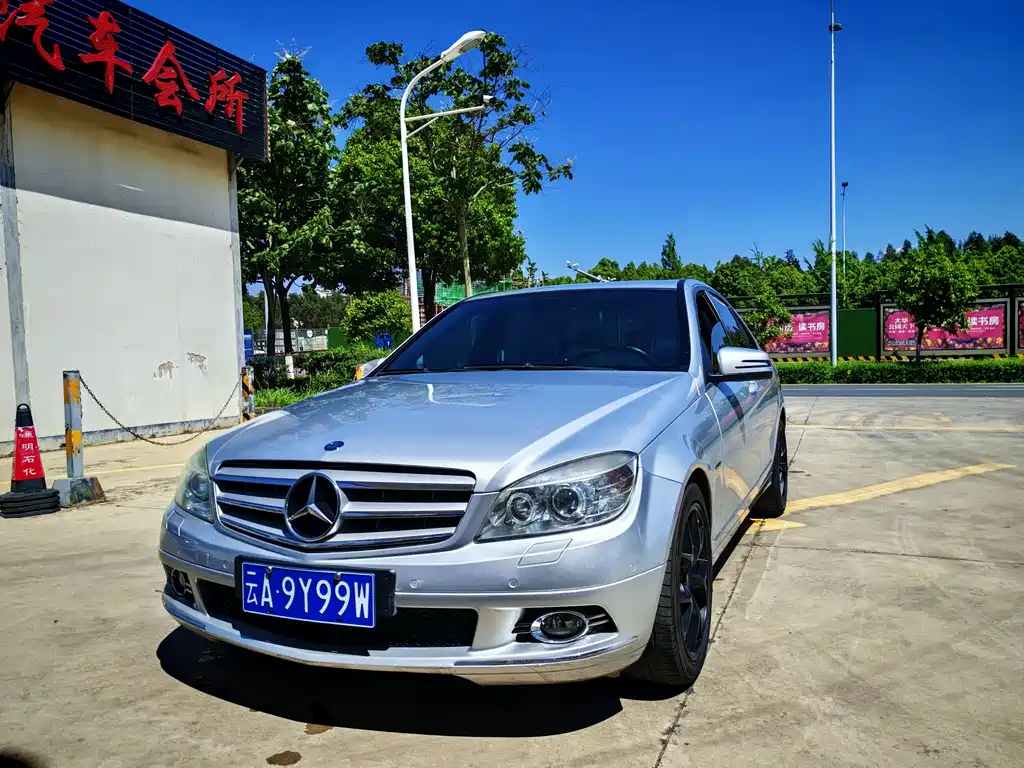 Mercedes-Benz C-Class 2010
