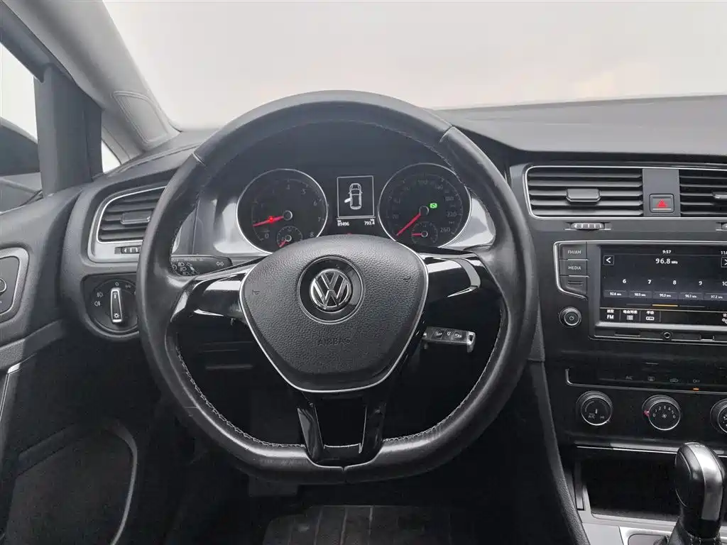 Volkswagen Golf 2017 — фото 11