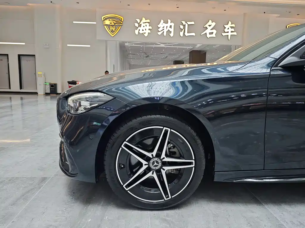 Mercedes-Benz C-Class 2024