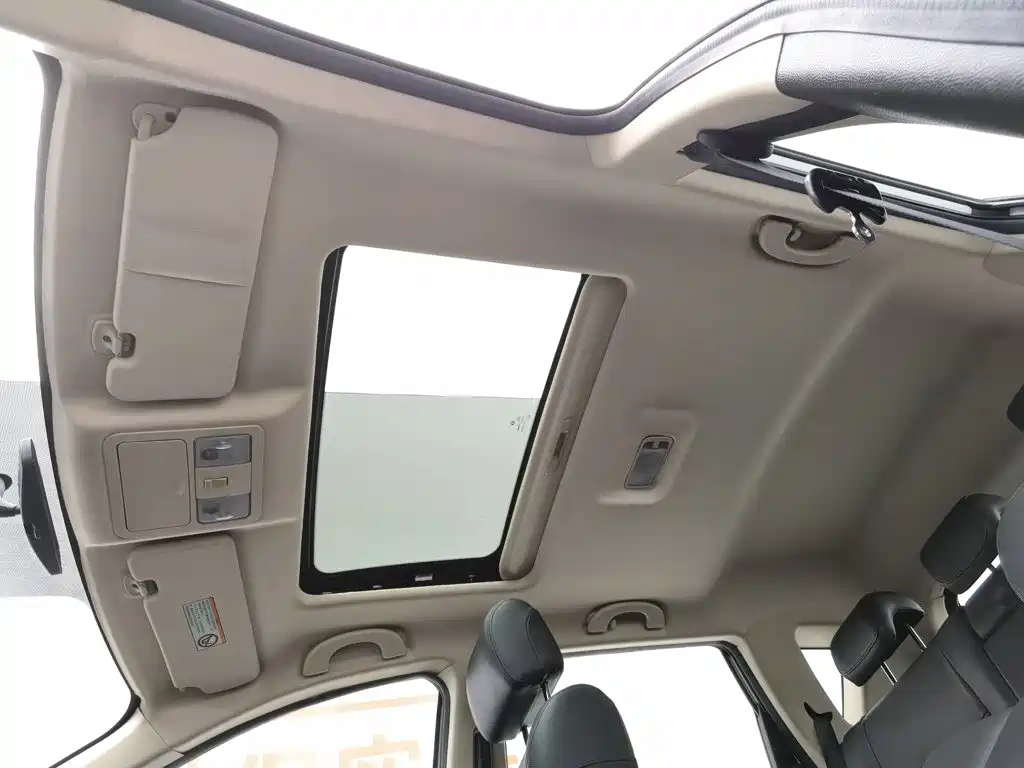 Dongfeng Fengshen AX7 2015 — фото 14