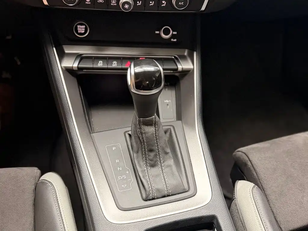 Audi Q3 2022 — фото 14