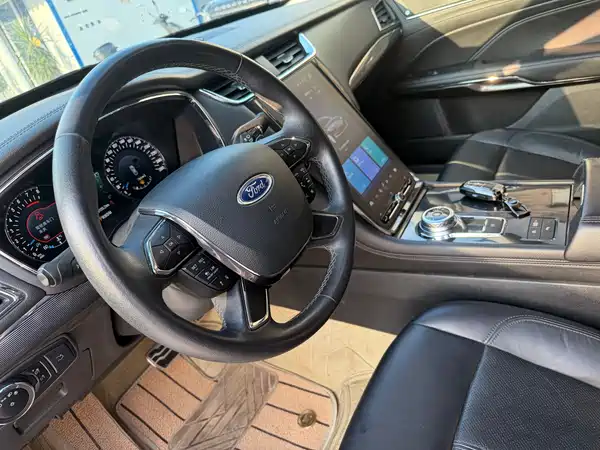 Ford Taurus 2019