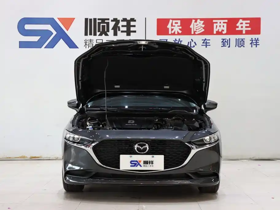 Mazda 3 Axela 2023 — фото 17