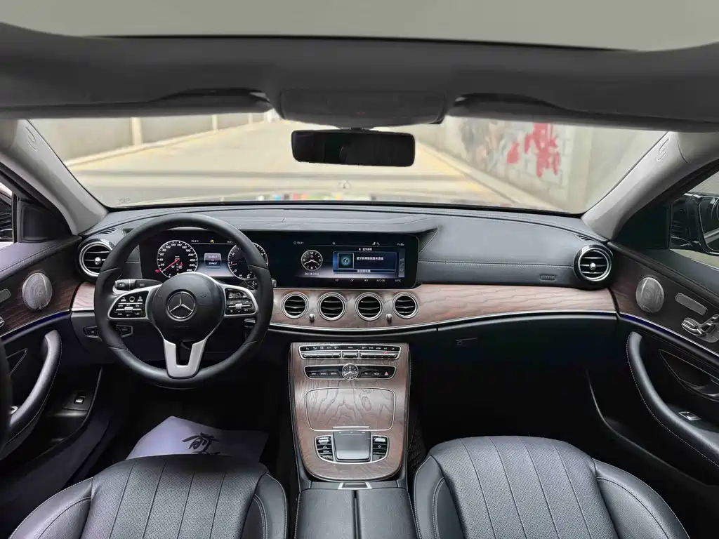 Mercedes-Benz E-Class 2019 — фото 14
