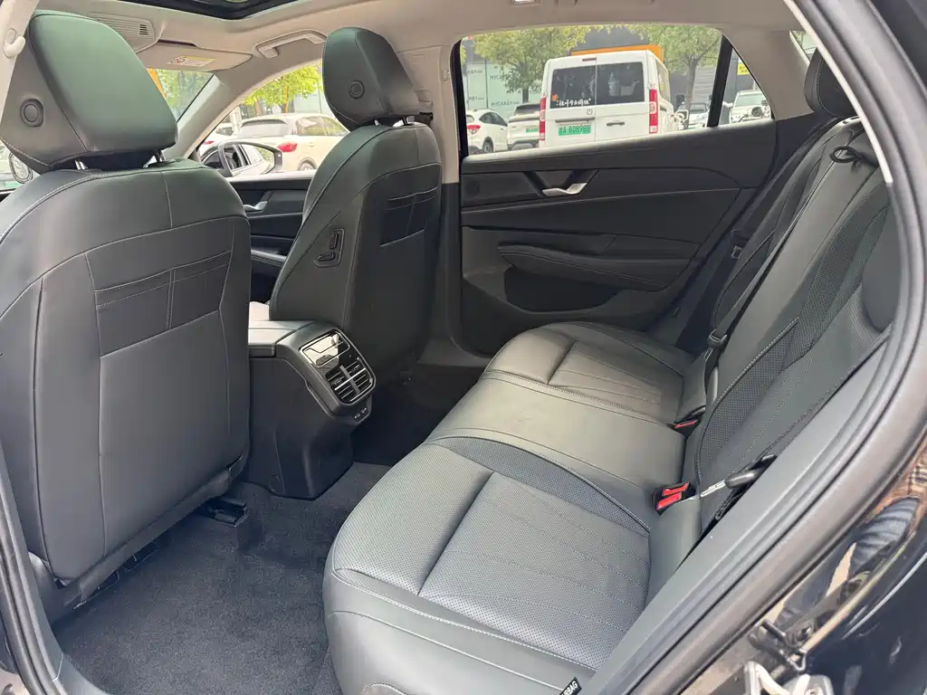 Volkswagen Passat 2025