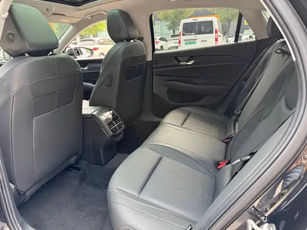 Volkswagen Passat 2025