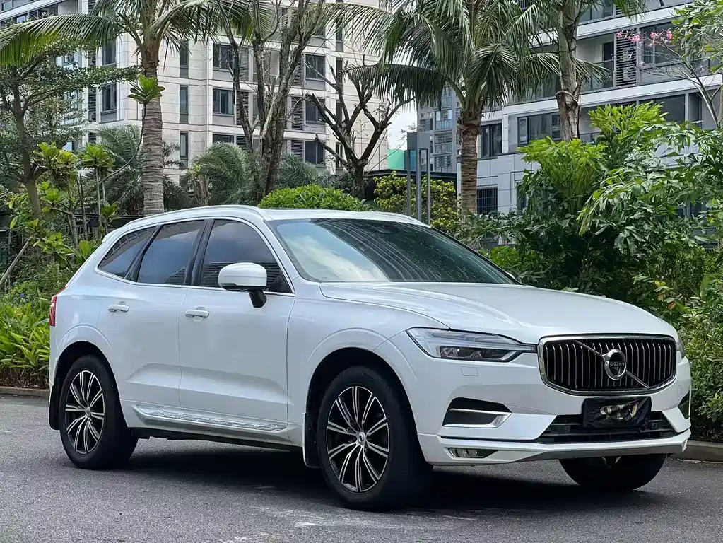 Volvo XC60 2018 — фото 12