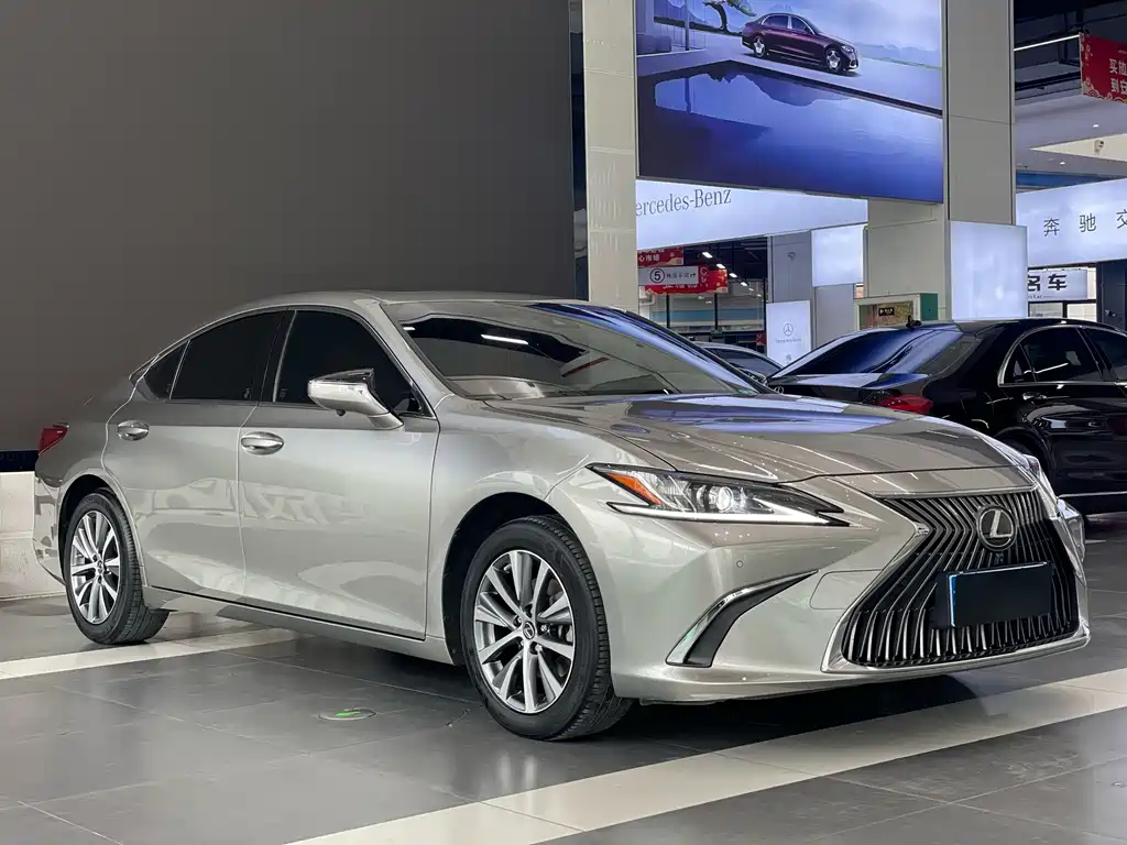 Lexus ES 2020 — фото 3