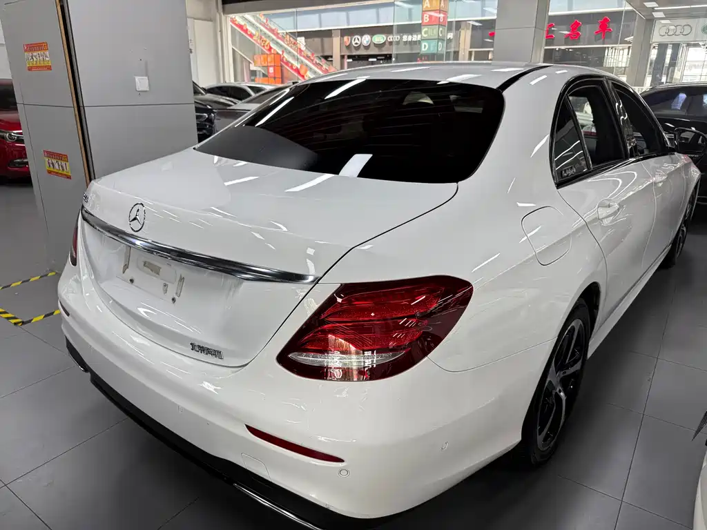Mercedes-Benz E-Class 2017 — фото 13