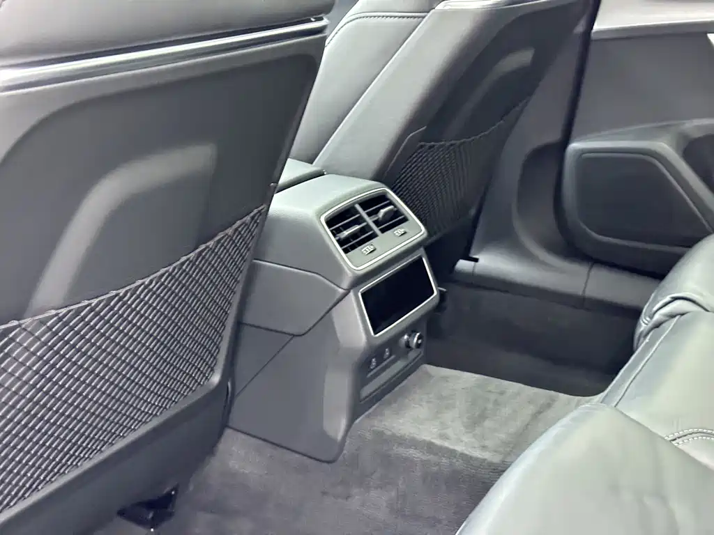 Audi A6L 2023 — фото 20