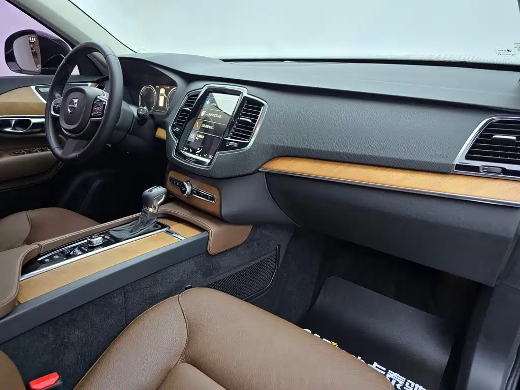 Volvo XC90 2020 — фото 14