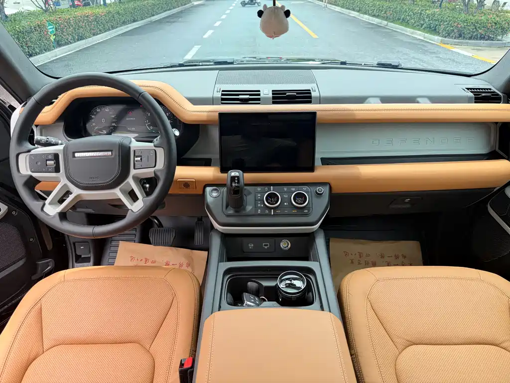 Land Rover Defender 2024 — фото 10