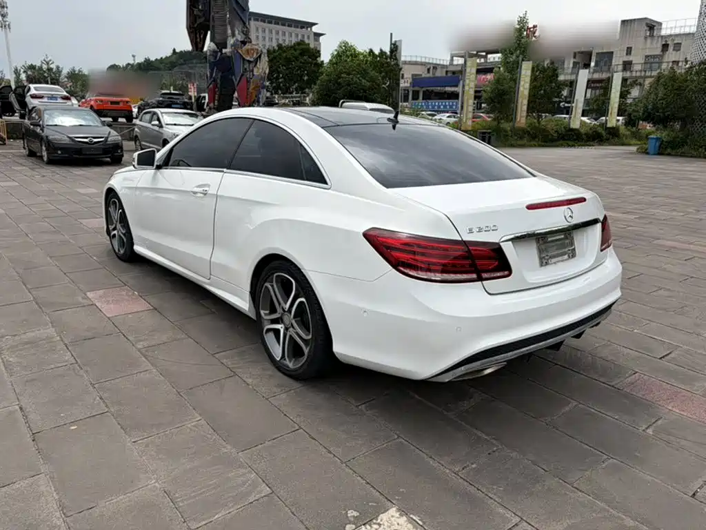 Mercedes-Benz E-Class 2014 — фото 24