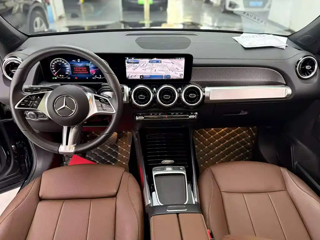 Mercedes-Benz GLB 2024