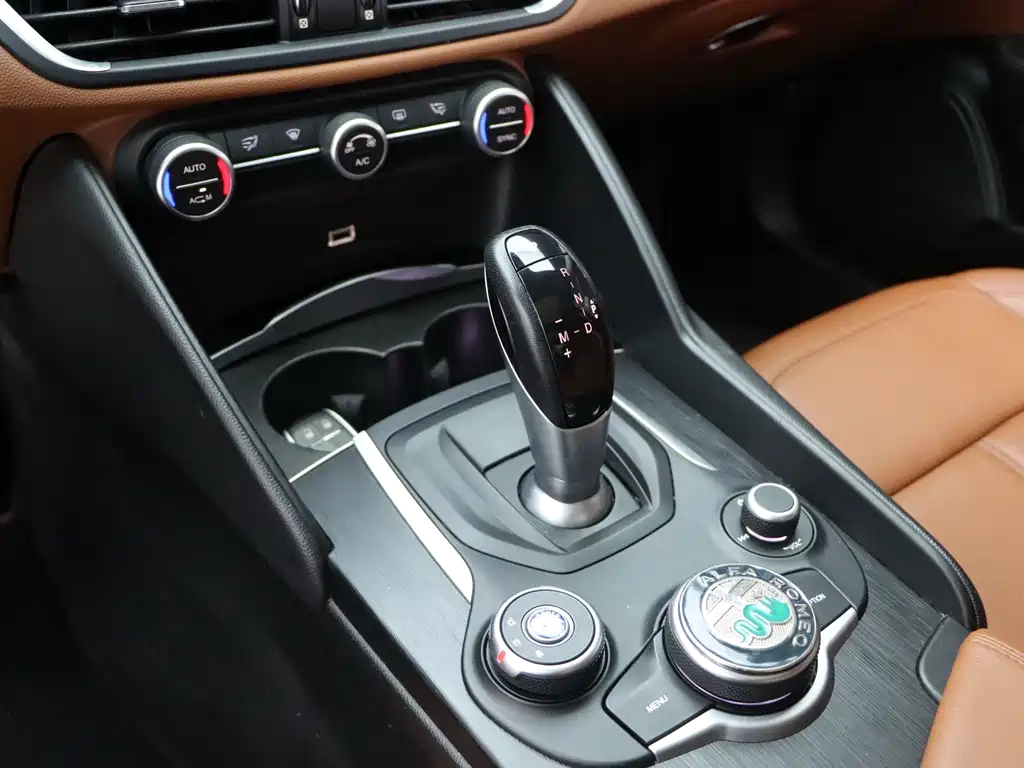 Alfa Romeo Giulia Juliet 2019 — фото 11