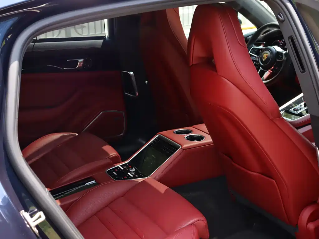 Porsche Panamera 2019 — фото 9