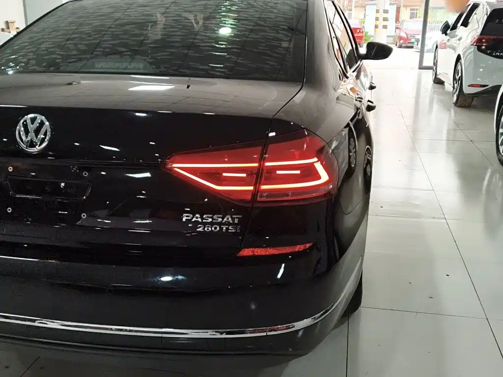 Volkswagen Passat 2019 — фото 24