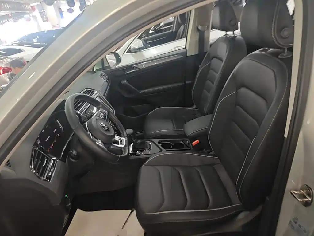 Volkswagen Tiguan L 2021 — фото 15