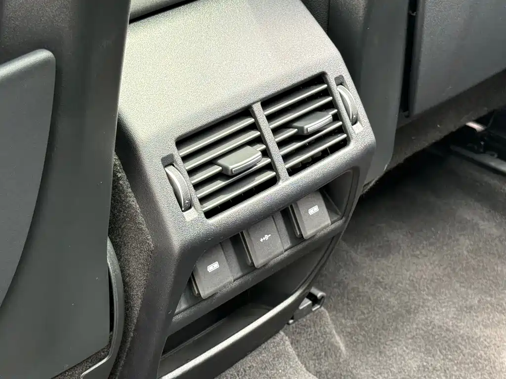 Land Rover Discovery Sport 2023 — фото 21