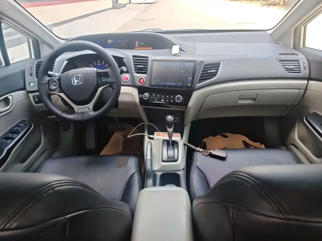 Honda Civic 2016 — фото 10