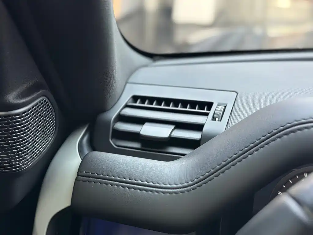 Land Rover Defender 2022 — фото 14