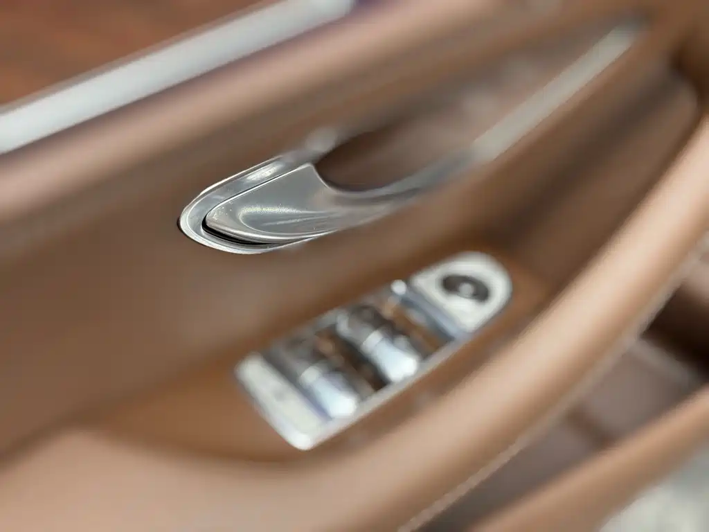 Mercedes-Benz E-Class 2023 — фото 33