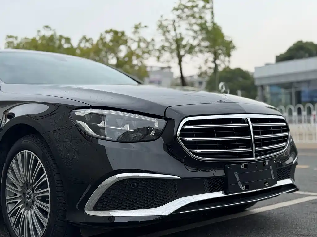 Mercedes-Benz E-Class 2023 — фото 46