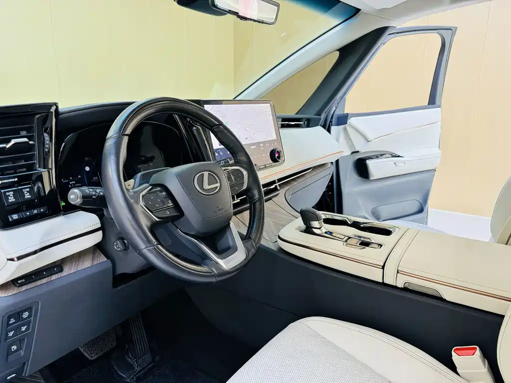 Lexus LM 2023 — фото 4